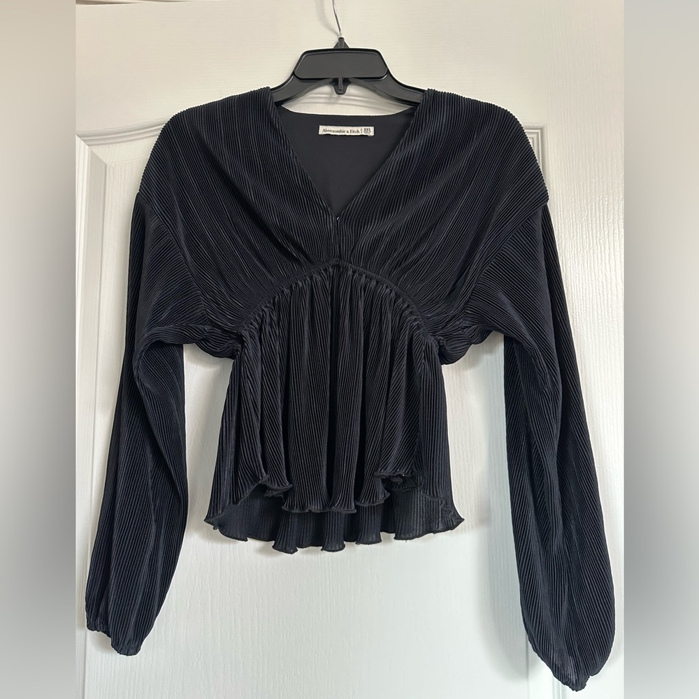 Abercrombie XXS Black Pleated Top